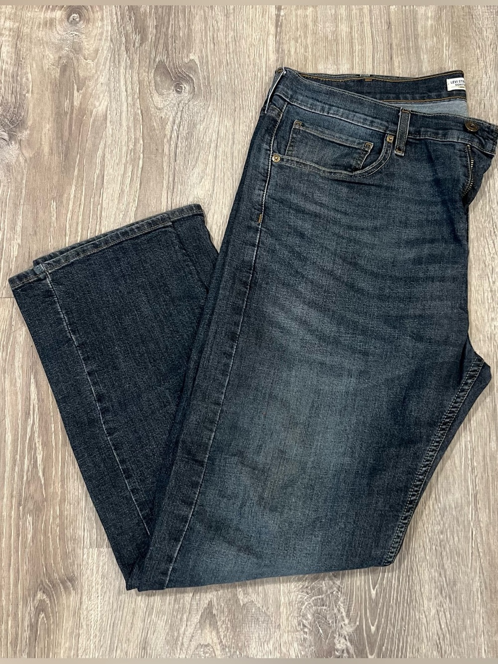 Levi’s Signature Gold Jeans